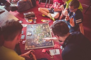 Zimowiska bez Nart na Ferie Zimowe 2027. Zimowisko e-sportowe i gier planszowych  w Górach Stołowych - super program: gaming - planszówki - programowanie...