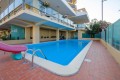 basen-w-hotelu-crown-w-rimini-kolonie-i-obozy.jpg
