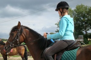 Runowo 2026! Prawdziwy obóz konny w Runowie - Wakacje w Siodle dla dzieci i młodzieży 8-18 lat - Stadnina w ośrodku, dużo jazd konnych
