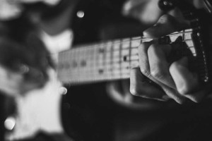 Obozy młodzieżowe w Polsce 2026 - Intercamp Kazimierz Dolny. Profesjonalny obóz gitarowy dla młodzieży 13-19 l