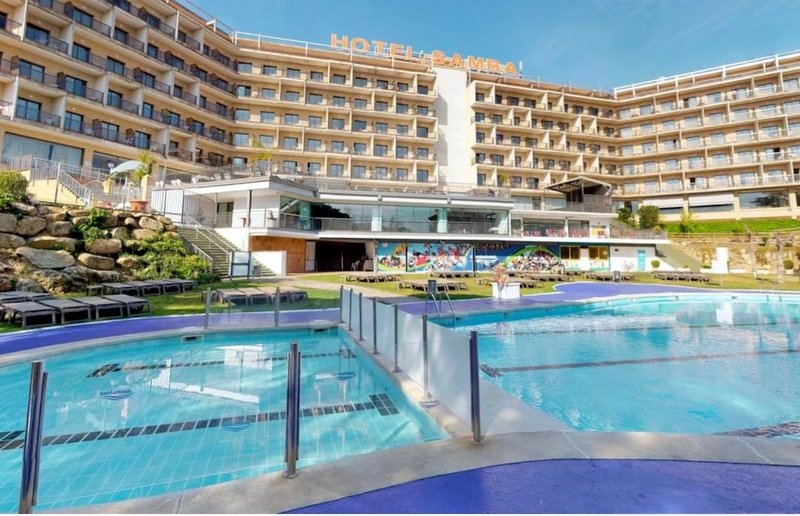 Który obóz do Hiszpanii wybrać? Hotel Samba w Lloret de Mar