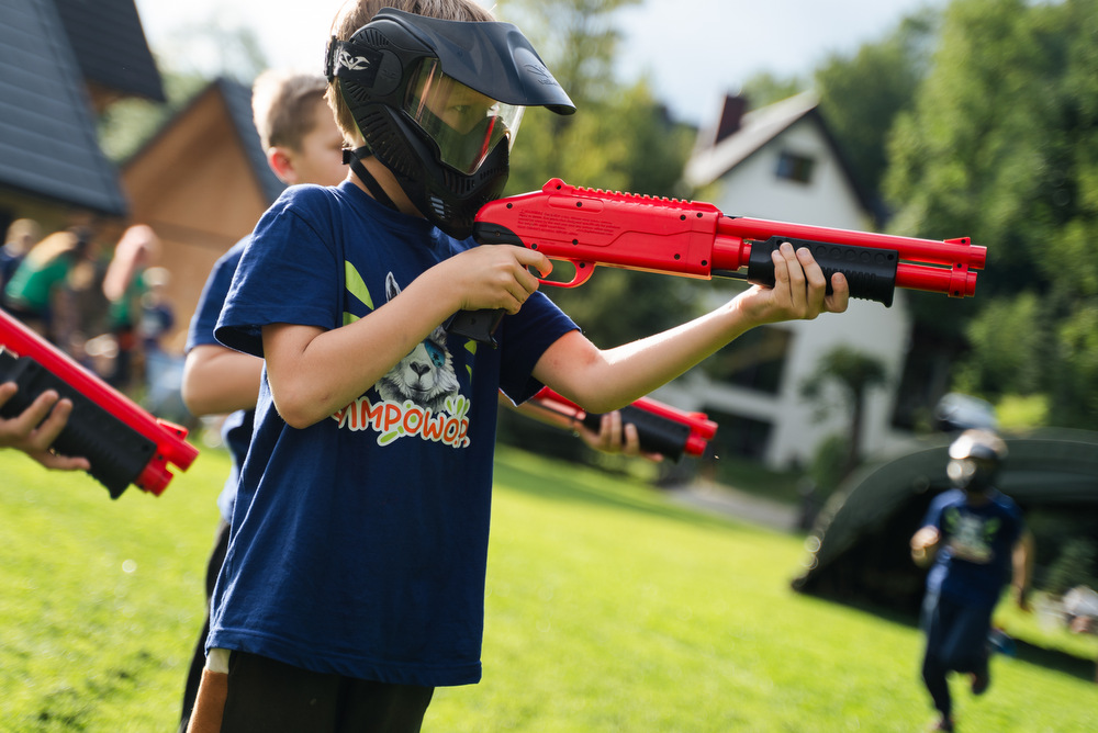 Mini paintball na aktywnym obozie dla dzieci w górach
